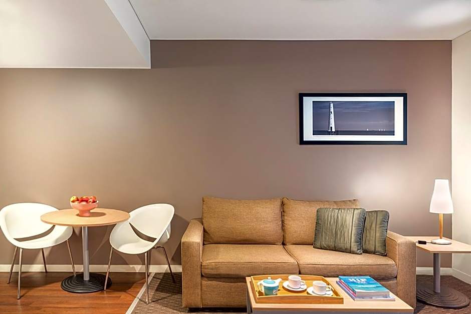 ibis Melbourne Hotel and Apartments
