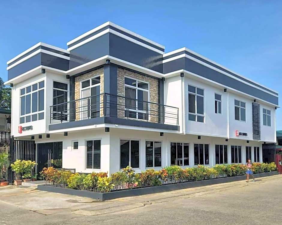 Foto 1 daripada 50 — GLC SUITES