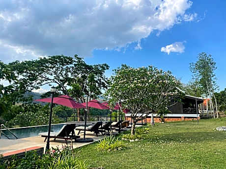 Nam Ou Riverside Resort