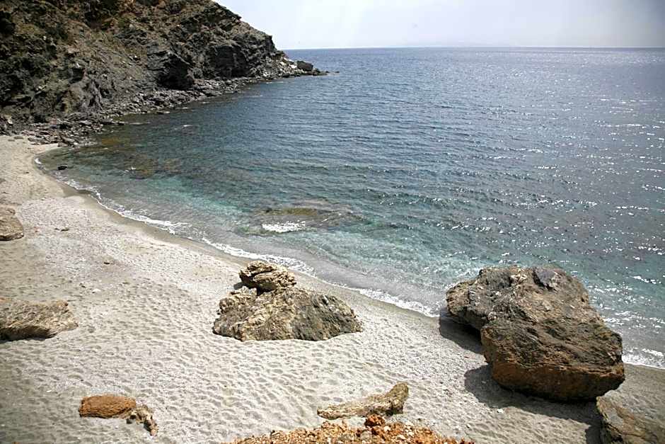 Gikas Apartments Triple Studio Sea View B7