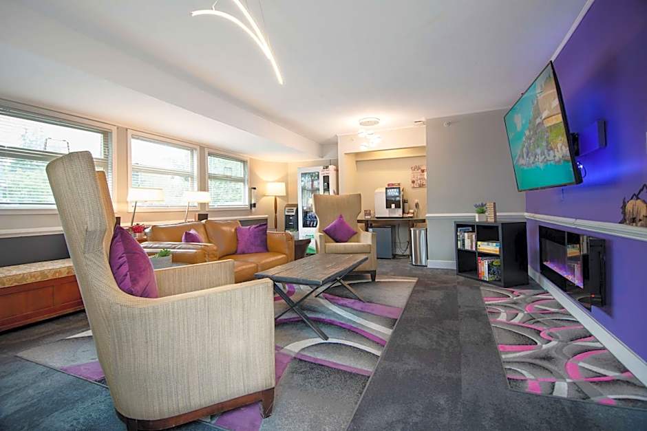 Coast Parksville Hotel