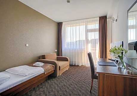 Single Room with free access to the pool