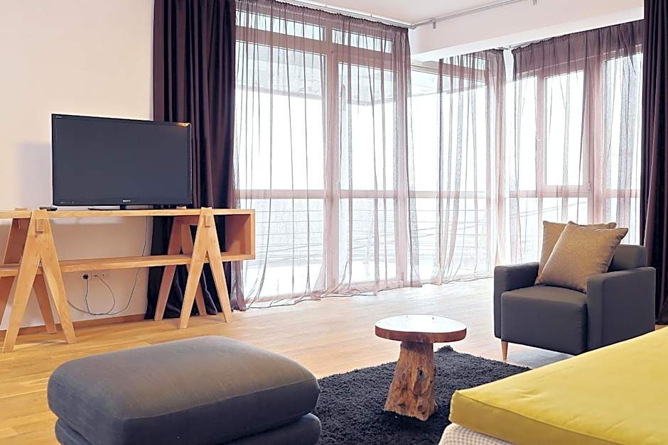 Living In Aparthotel