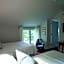 South Landing Inn