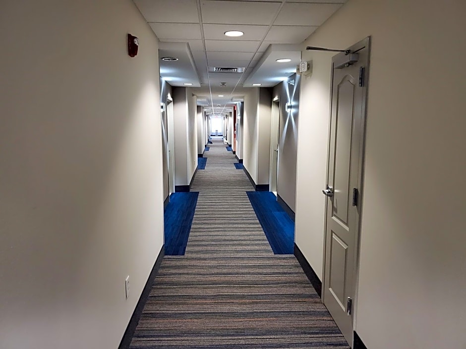 Holiday Inn Express & Suites Junction City By IHG