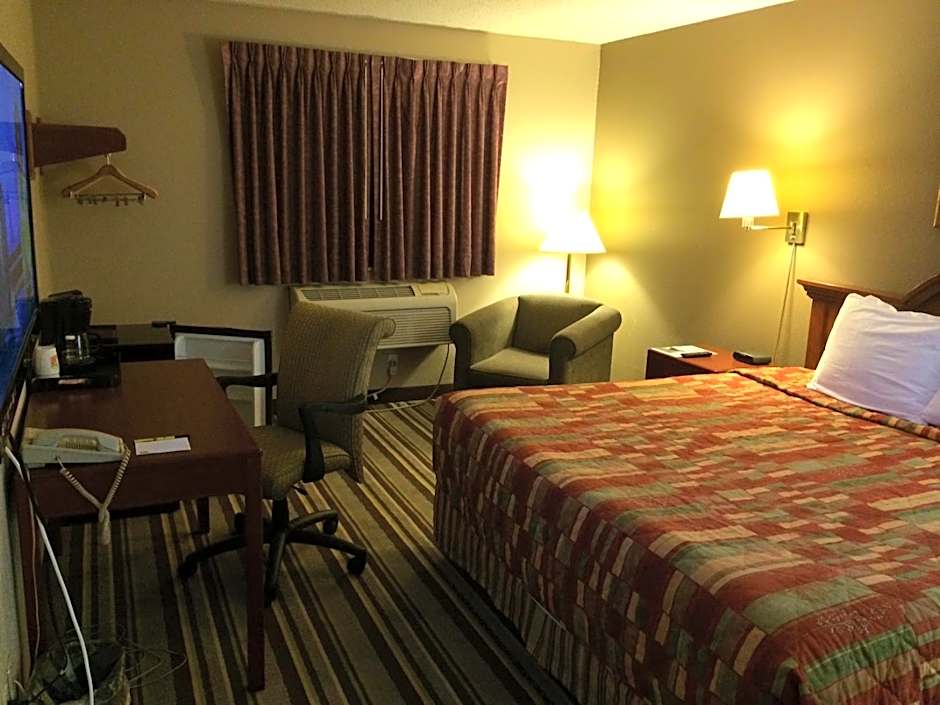 Super 8 by Wyndham Knoxville