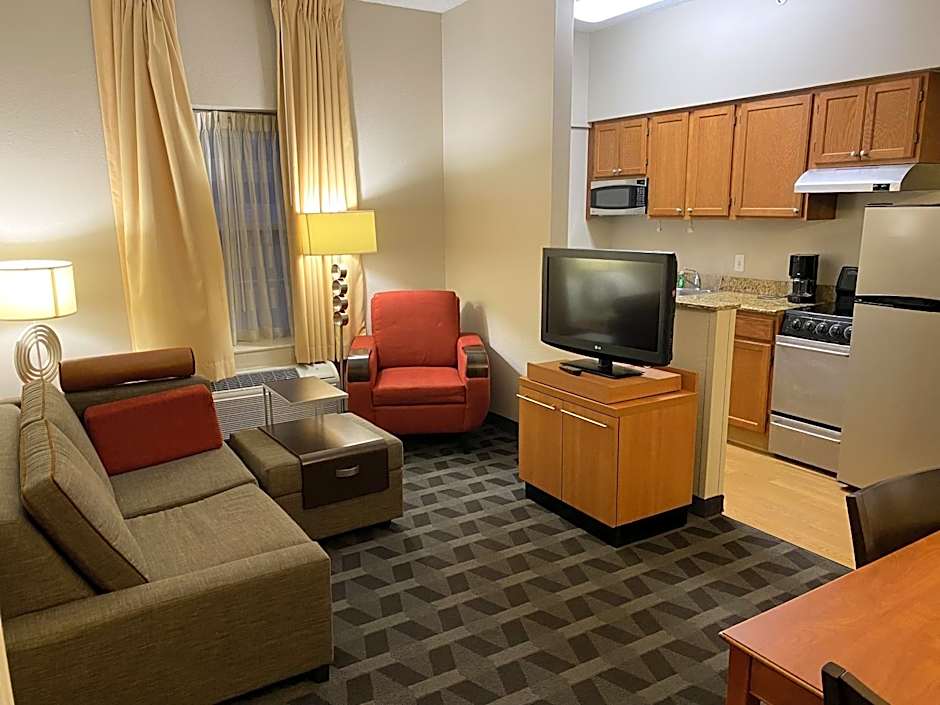 MainStay Suites Middleburg Heights Cleveland Airport