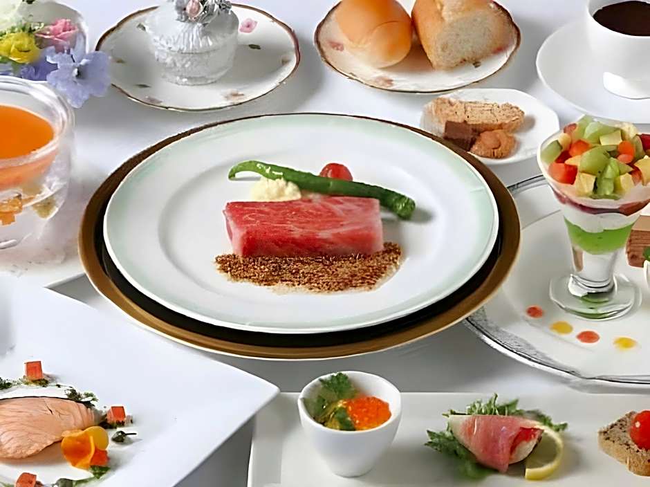 Cypress Garden Hotel