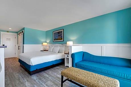 Superior - 1 King Bed Oceanfront