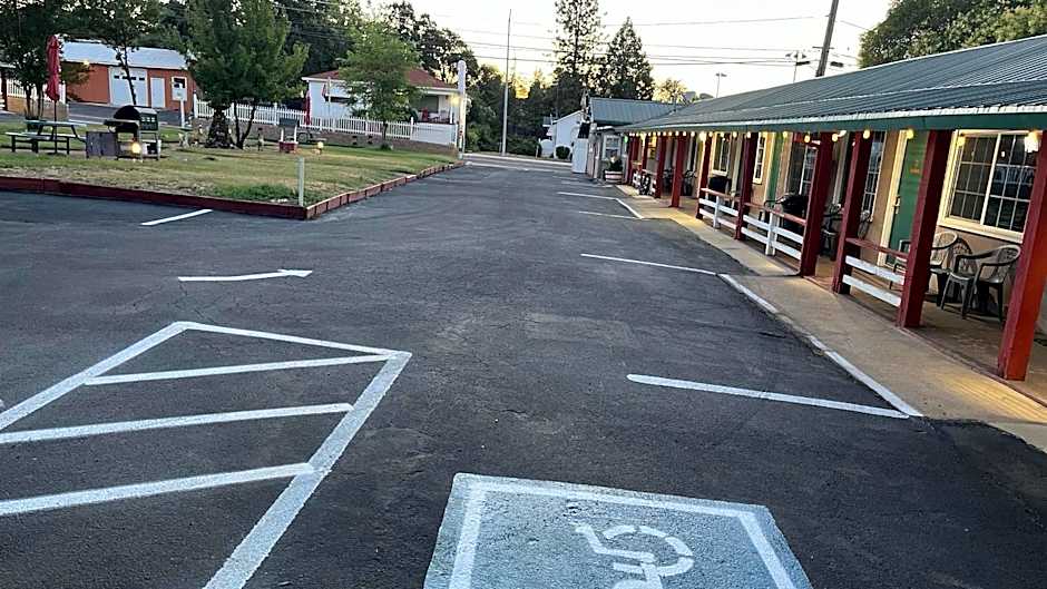 Jumping Frog Motel