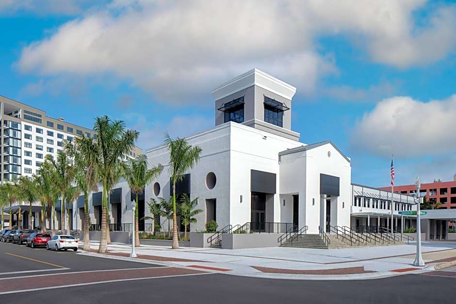 Luminary Hotel & Co., Autograph Hotels