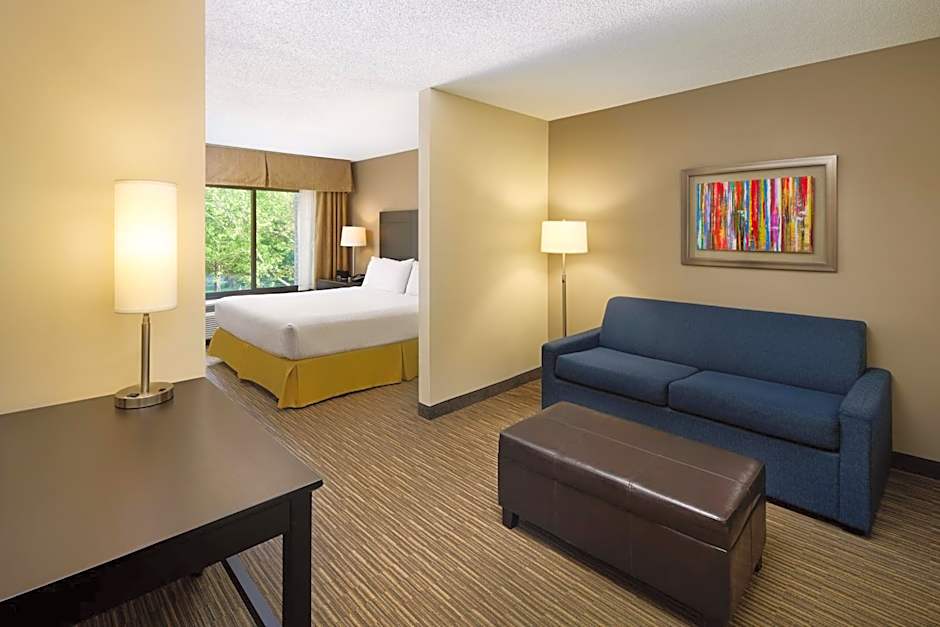 Holiday Inn Express & Suites Alpharetta By IHG