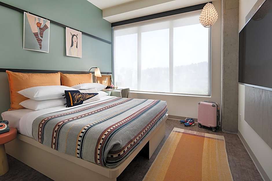 Moxy Portland Downtown