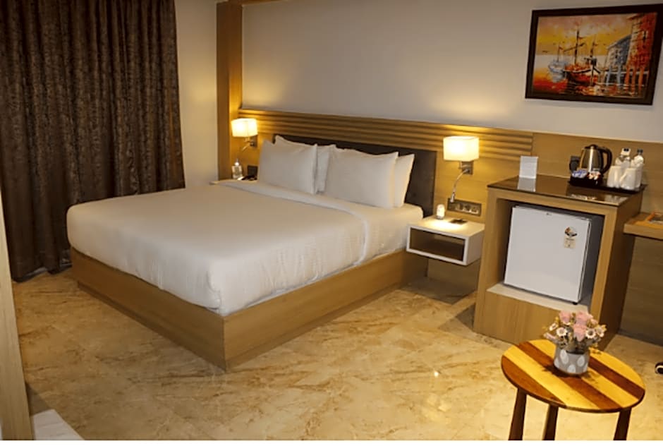 LUXUS INN DHANBAD