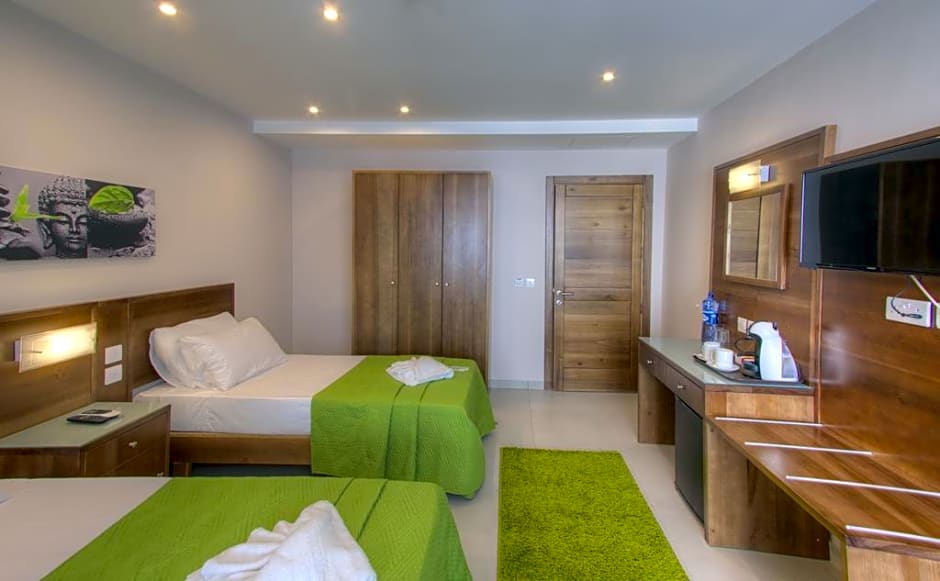 Foto 1 daripada 1 — 1 Double Bed or 2 Beds