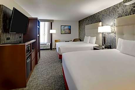 Superior Queen Room with Two Queen Beds - Accessible, Tub