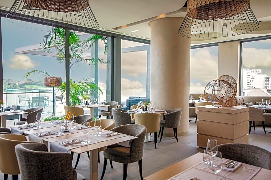 Noom Hotel Abidjan Plateau