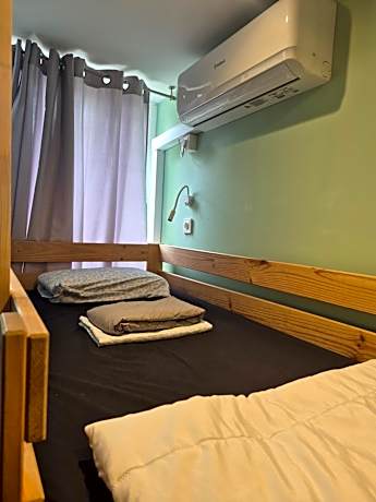 Bunk Bed in Mixed Dormitory Room