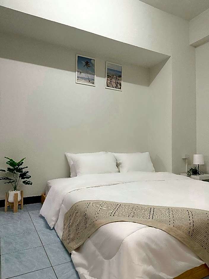 Montana Hotel & Hostel Phuket