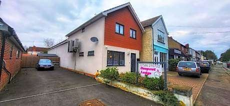 Deepcut Lodge Bed & Breakfast Self Service