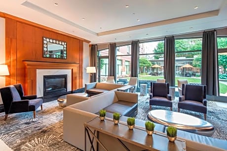 Courtyard by Marriott Boston Brookline