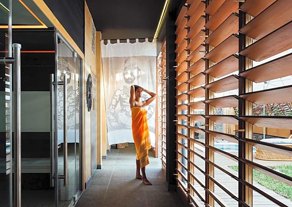 Dina Morgabine Saint Gilles