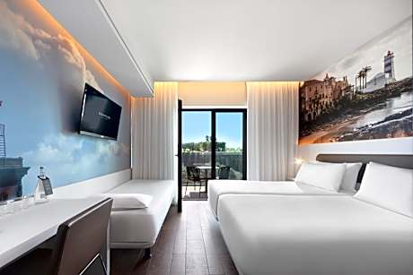 Standard Triple Room with Balcony and Sea View