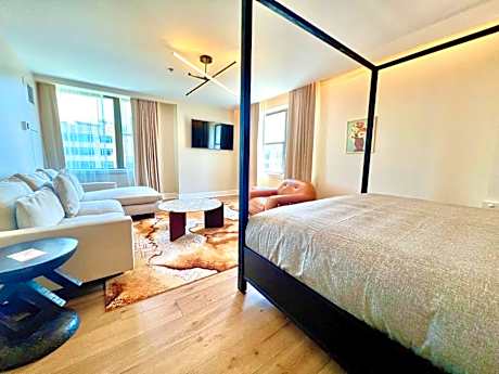 Premium One-Bedroom King Suite