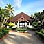 Abad Whispering Palms Kumarakom Hotel
