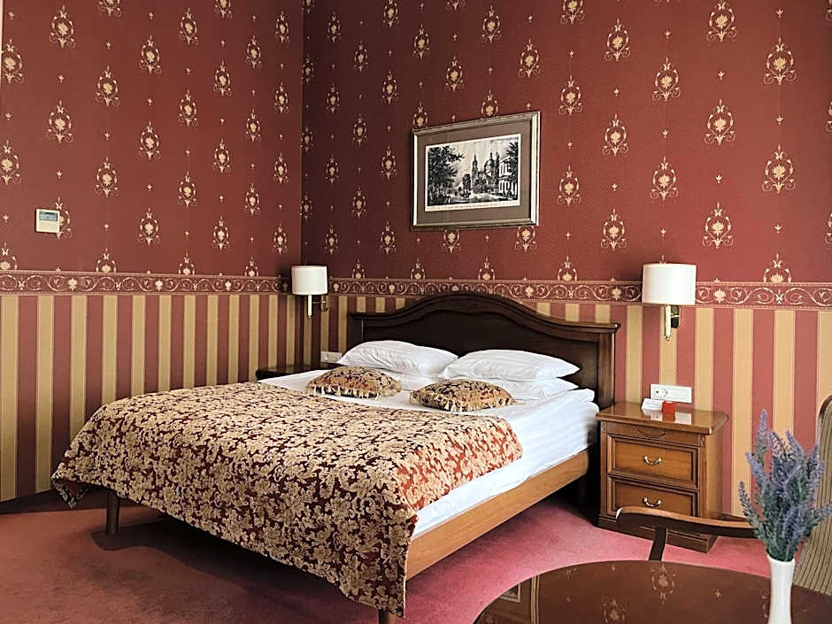 Continental Hotel