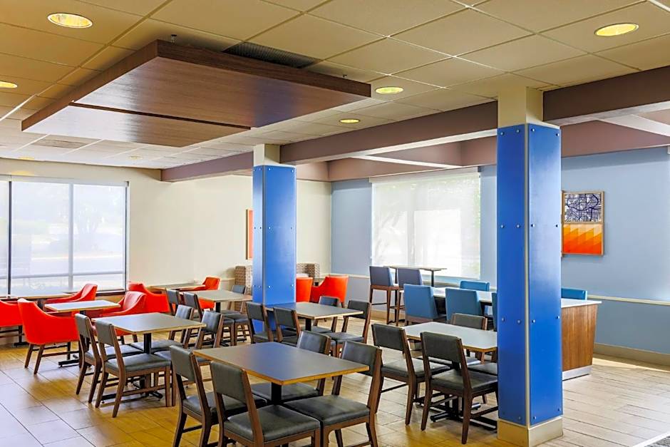 Holiday Inn Express Burlington By IHG