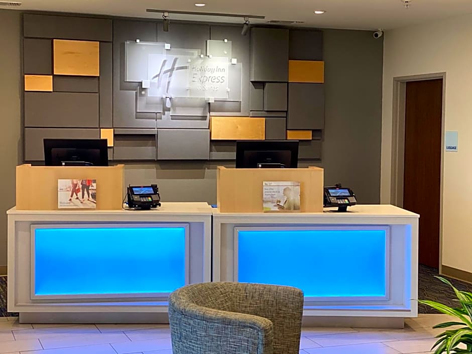 Holiday Inn Express And Suites Junction By IHG