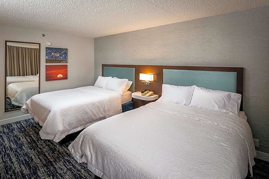 Hampton Inn By Hilton Long Island/Commack