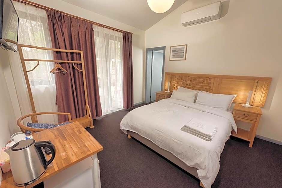 Sinofield Edu-Retreat