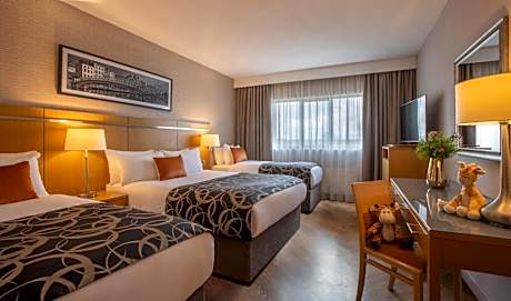 Deluxe Family Room