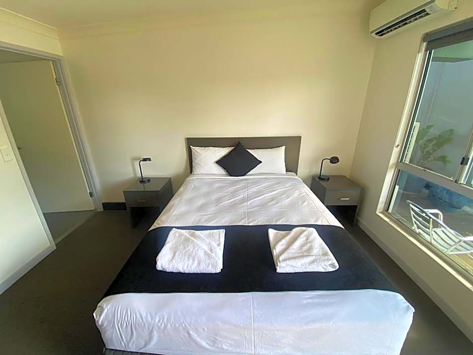Dooley's Tavern & Motel Springsure