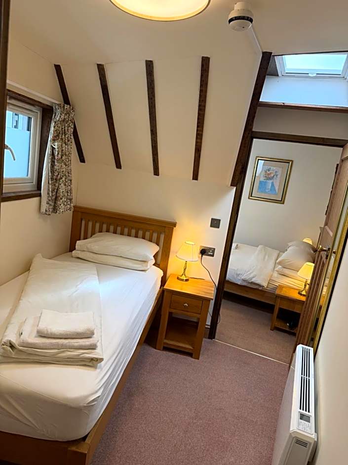 Oakwood Bed and Breakfast Heathrow