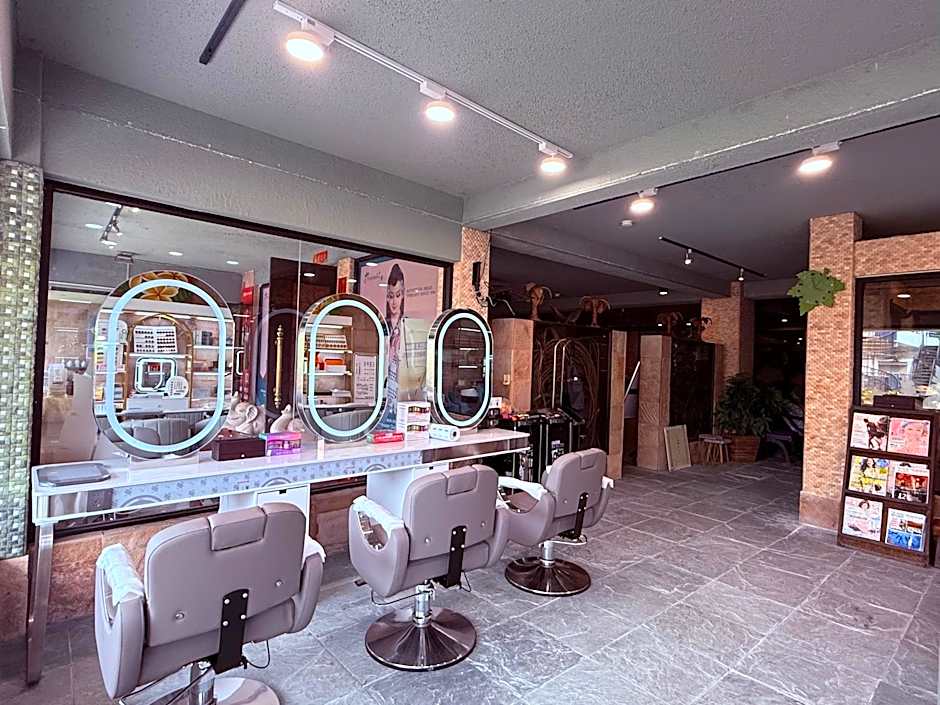 Hanamitsu Hotel & Spa