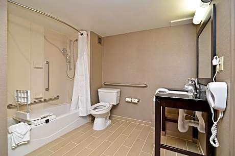 Queen Room - Disability Access