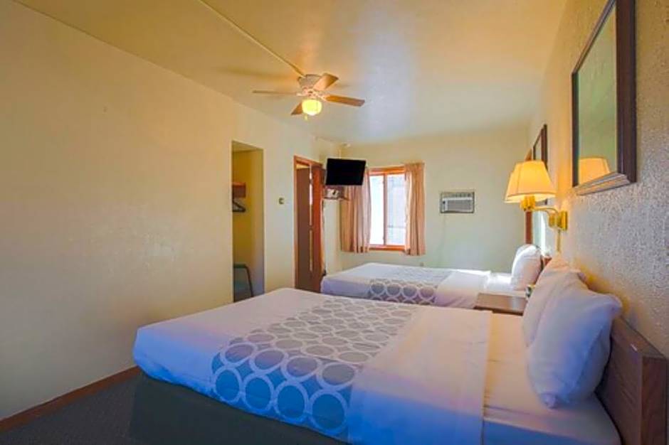 Love Hotels Silver Street by OYO at Hurley WI