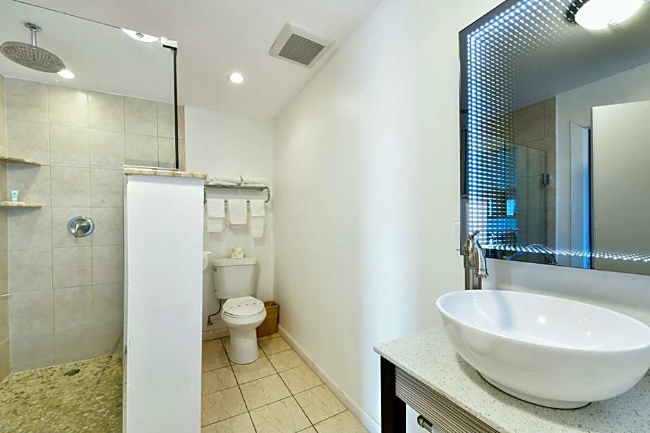 The Freeport Inn and Marina