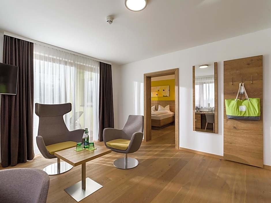 DAS SIEBEN - Adults Only