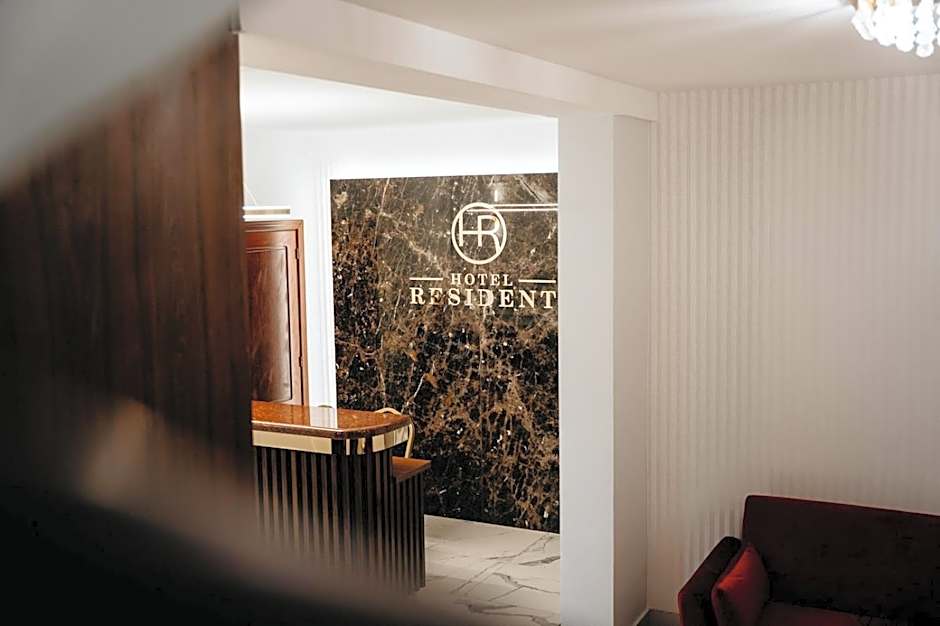 Hotel Resident
