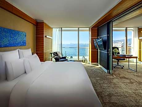 Business Suite Sea