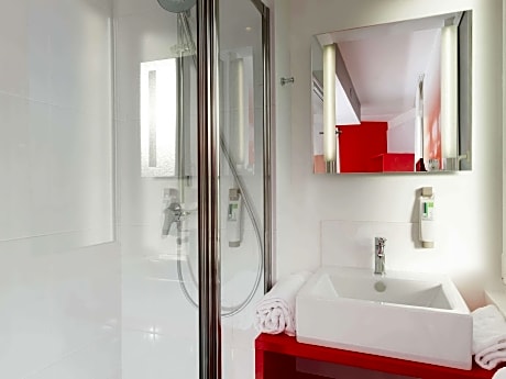 Standard Room with two single beds