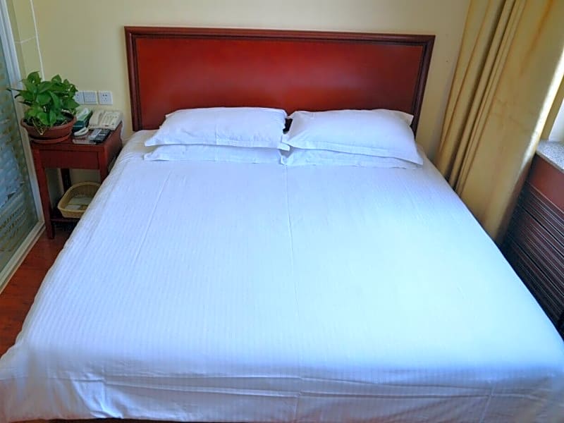 GreenTree Inn WeiFang QingZhou Middle HaiDai Road Electric Power Shell