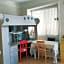 Helen's House / Close to Skytrain and Airport