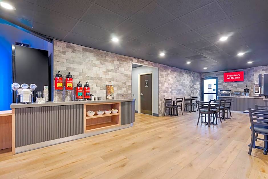 SPOT X Hotel Tampa - Wesley Chapel by The Red Collection