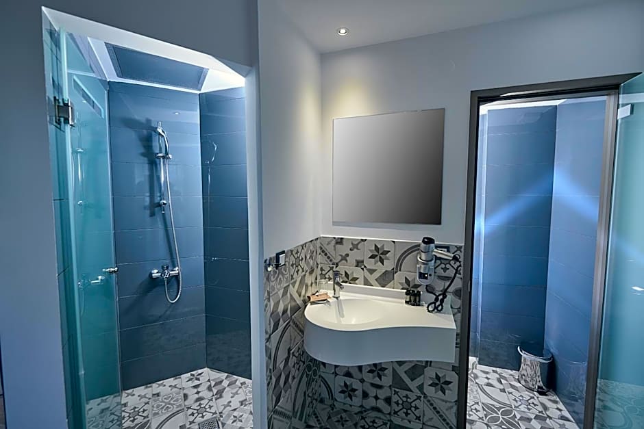 Blue Bottle Boutique Hotel