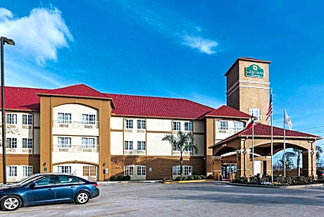 La Quinta Inn & Suites by Wyndham Houston Hobby Airport